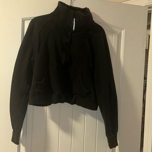 super cute black quarter zip scuba